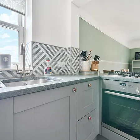 Perfectly Located, Bowness Flat With Free Parking And Views Lejlighed *