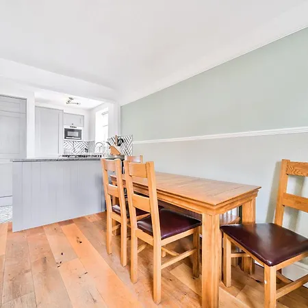 Lejlighed Perfectly Located, Bowness Flat With Free Parking And Views