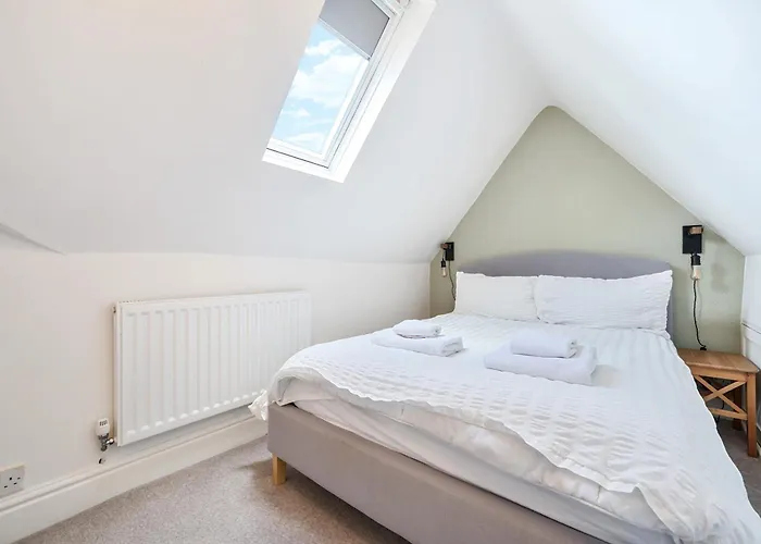 Perfectly Located, Bowness Flat With Free Parking And Views * 温德米尔