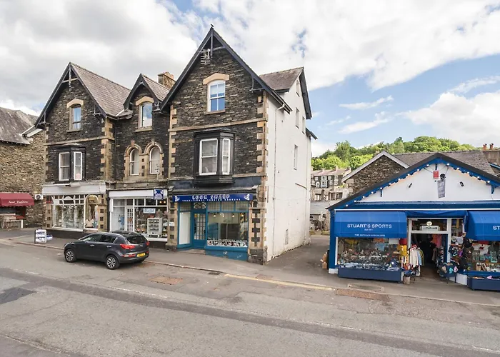 Perfectly Located, Bowness Flat With Free Parking And Views 公寓