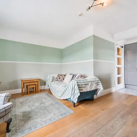 Appartement Perfectly Located, Bowness Flat With Free Parking And Views